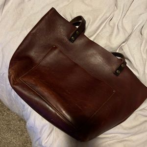 Portland leather bag. Cognac brown, large size with front pocket